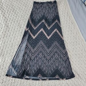 Streetwear Society Super Soft Maxi Skirt with Print- Grey/soft Pink S (S…